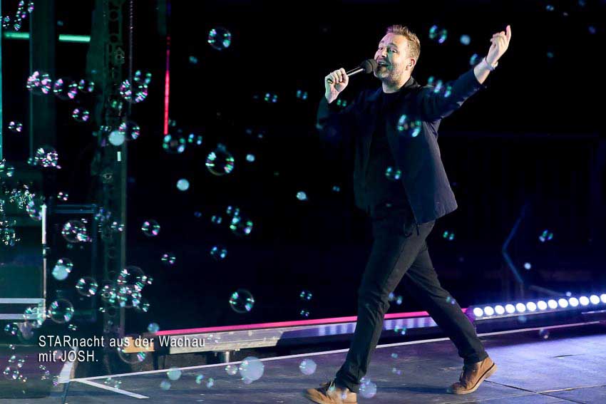19.09.2025, Rossatzbach/NÖ, STARnacht aus der Wachau, Tag1: Bilder a. d. Show u. Seitenblicke Party auf Schloss Dürnstein
im Bild: Johannes JOSH. Sumpich -live a d Bühne,