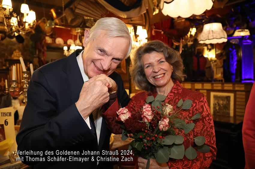 08.10.2024, Marchfelderhof/Deutsch-Wagram, Verleihung des Goldenen Johann Strauß 2024, traditionellen Verleihung durch die Johann Strauss Gesellschaft Wien!
im Bild: Thomas Schäfer-Elmayer, Christine Zach,